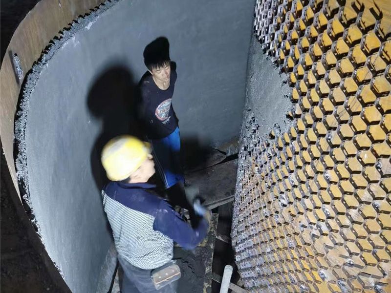 高強耐磨料施工現(xiàn)場